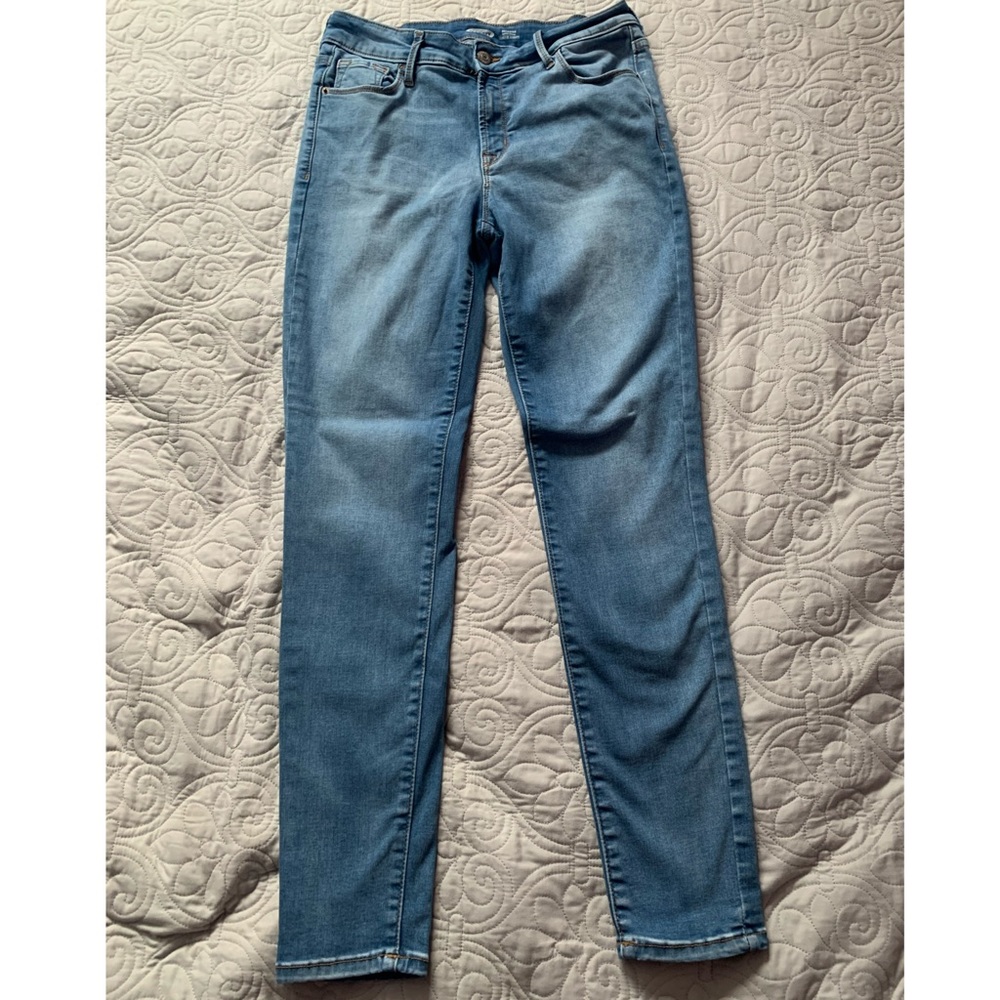 Jeans- High Rise Light Wash Jeans